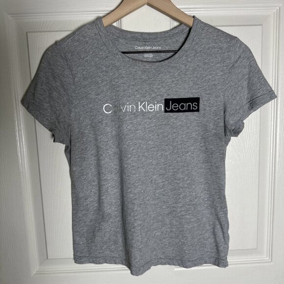 Calvin Klein Womens Gray Heather Short Sleeve T-Shirt Sz Medium Spell Out Top - Picture 1 of 6